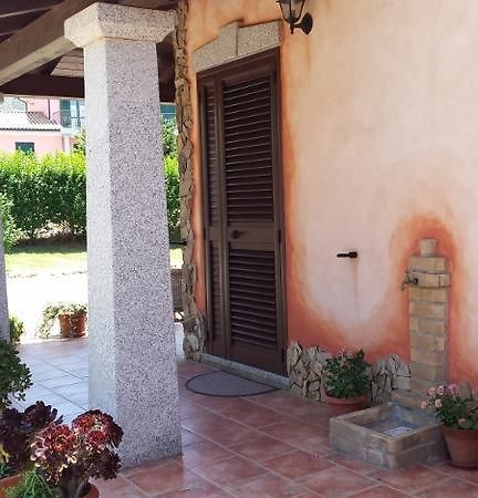 Villetta Bouganvillea SantʼAnna Arresi Exterior foto